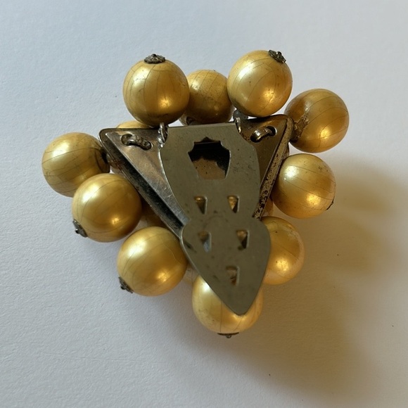 VINTAGE🗝️Champagne Faux Pearl Cluster of Grapes Scarf/Dress Clip - Picture 3 of 8